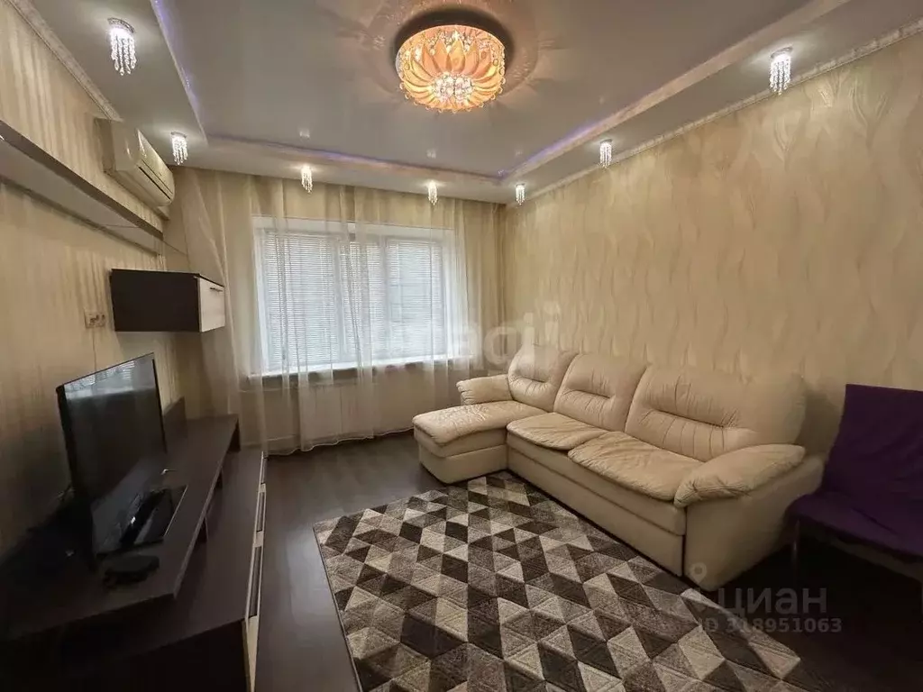2-к кв. Ханты-Мансийский АО, Сургут ул. Чехова, 4/1 (54.0 м) - Фото 0