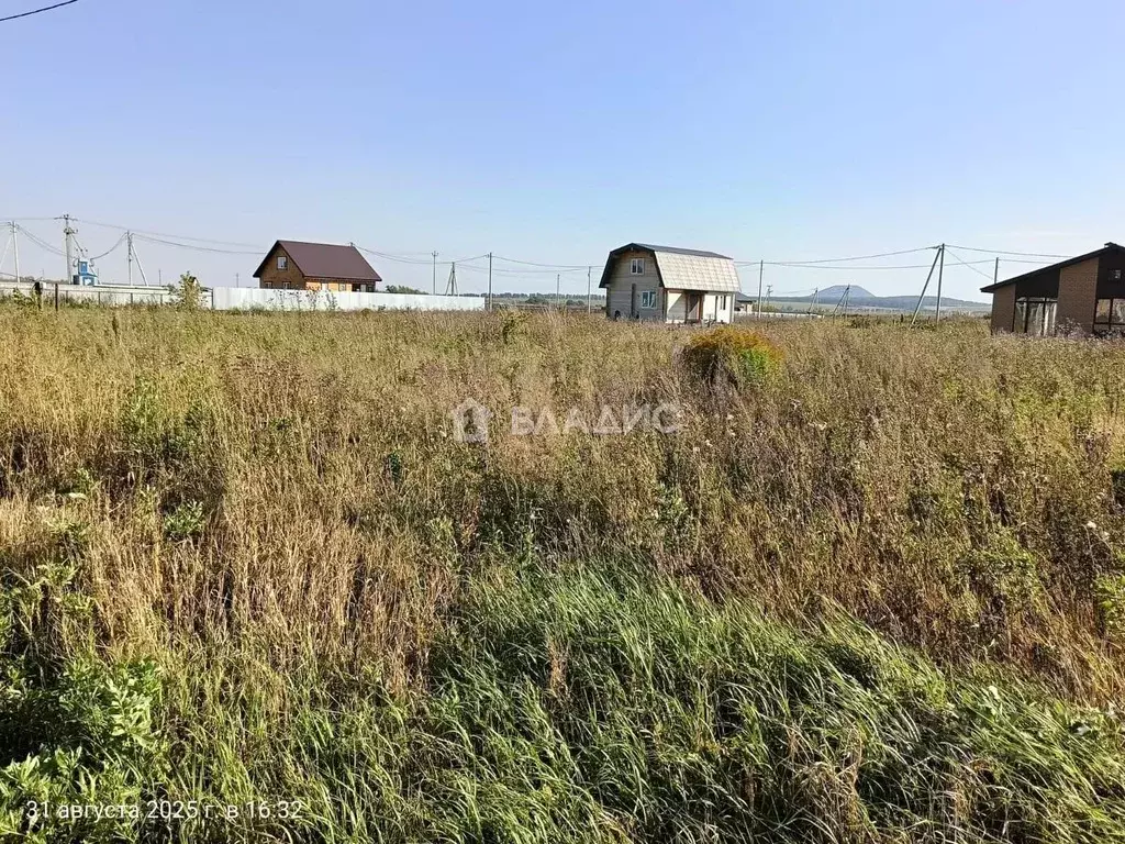 Участок в Башкортостан, Ишимбайский район, с. Ишеево ул. Третья (8.0 ... - Фото 0