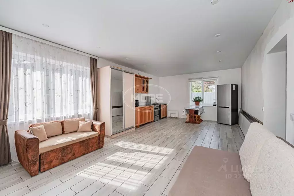 Дом в Калининградская область, Гурьевский муниципальный округ, пос. ... - Фото 1