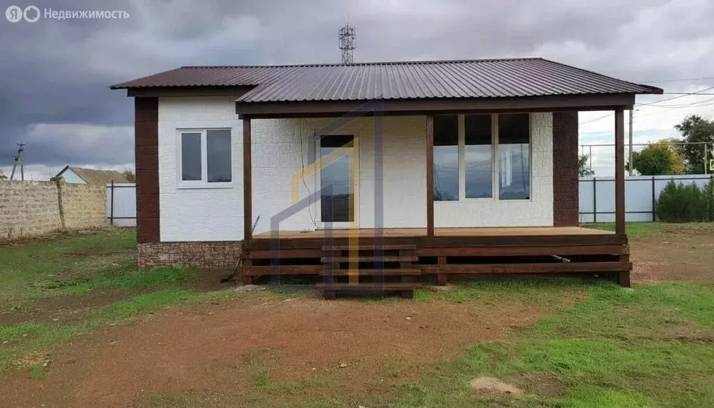Дом в Сакский район, Суворовское сельское поселение, село Великое, ... - Фото 1
