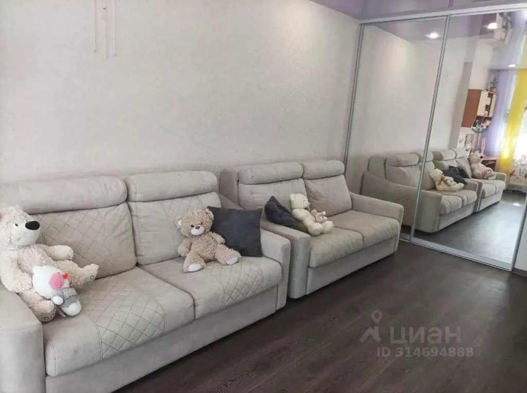 2-к кв. Саратовская область, Саратов ул. Усть-Курдюмская, 25 (65.0 м) - Фото 0