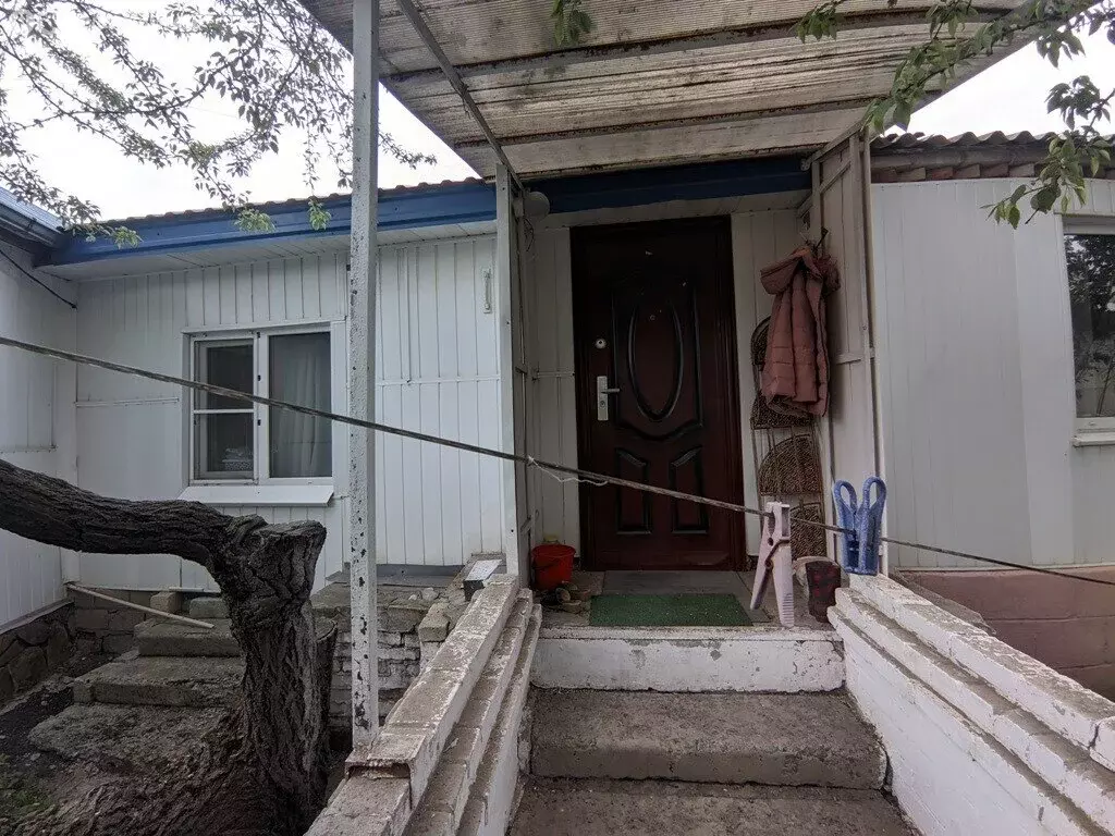 Дом в Белая Калитва, Набережная улица, 148А (100 м) - Фото 0