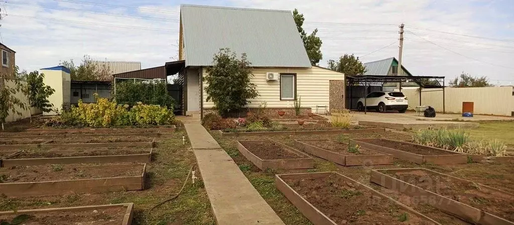 Дом в Оренбургская область, Сакмарский район, Татаро-Каргалинский ... - Фото 1
