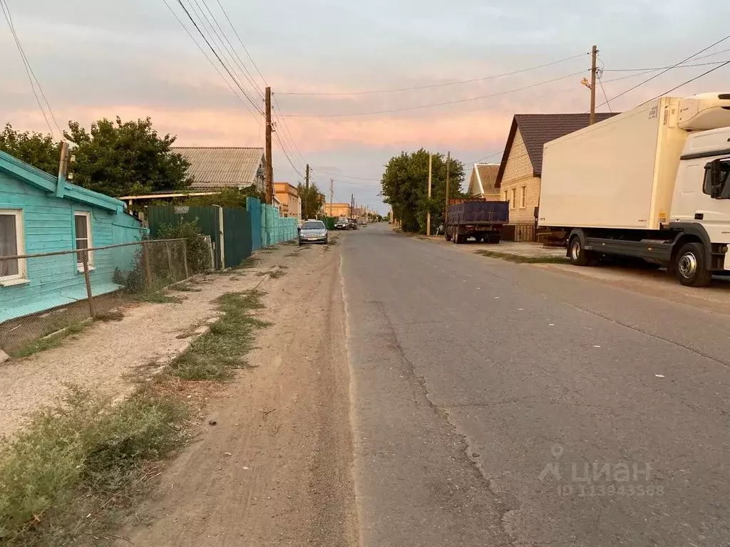 Дом в Астраханская область, Наримановский район, с. Старокучергановка ... - Фото 1