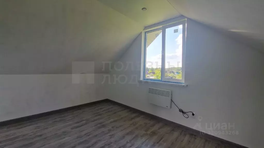 Дом в Новгородская область, Новгородский район, Ермолинское с/пос, д. ... - Фото 1