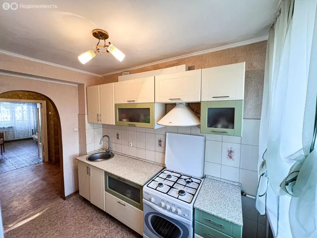 3-комнатная квартира: Оренбург, микрорайон Бёрды, улица Ворошилова, 4 ... - Фото 2