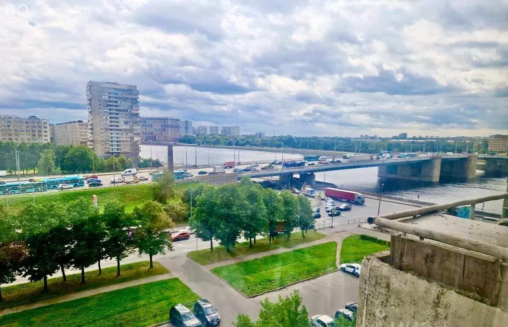 4-комнатная квартира: Санкт-Петербург, Народная улица, 2 (75.2 м) - Фото 1