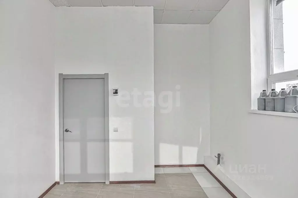 Офис в Сахалинская область, Южно-Сахалинск ул. А.О. Емельянова, 4 (17 ... - Фото 1