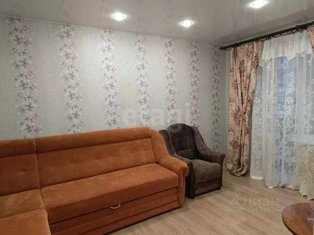 1-к кв. Псковская область, Остров Строитель мкр, 16 (29.8 м) - Фото 1