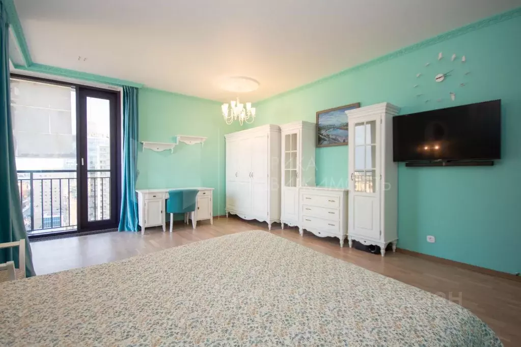 2-к кв. Тюменская область, Тюмень ул. 50 лет Октября, 4 (90.6 м) - Фото 1