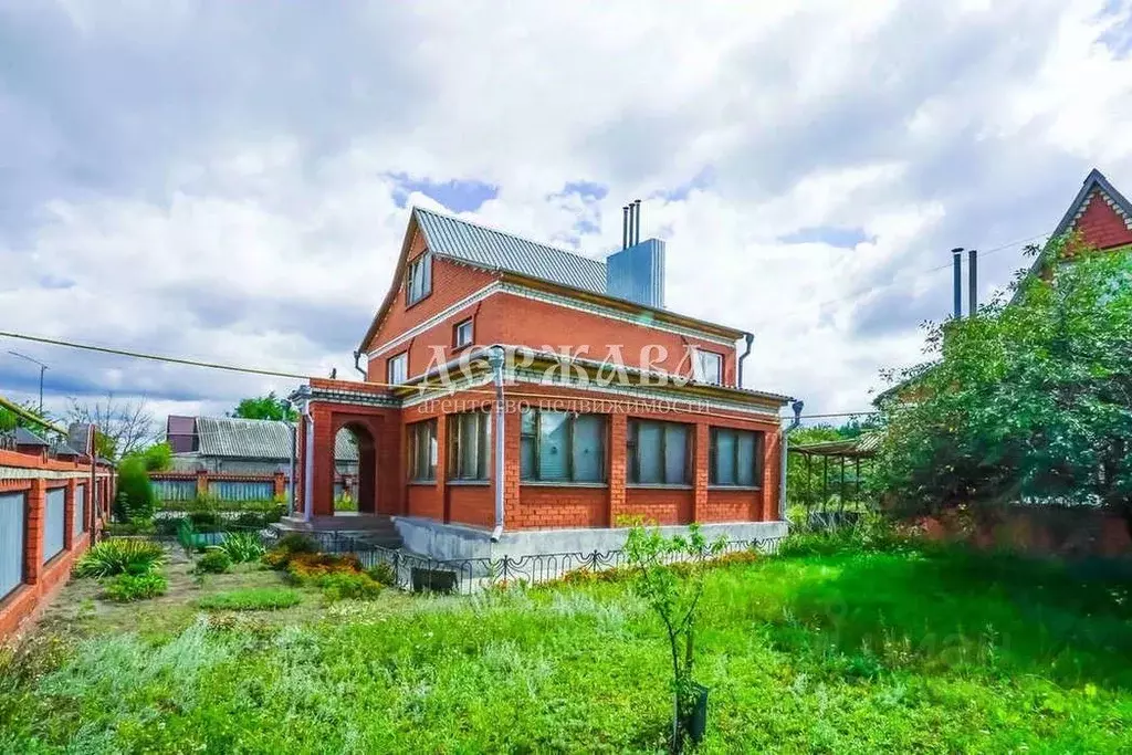 Коттедж в Белгородская область, Старооскольский городской округ, с. ... - Фото 1