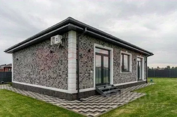 Дом в Ростовская область, Мясниковский район, с. Большие Салы ... - Фото 1