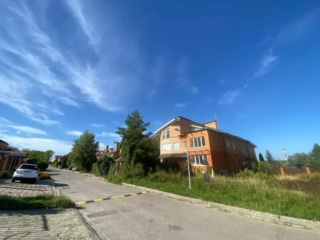 Таунхаус в Московская область, Химки городской округ, д. Юрлово ул. ... - Фото 1