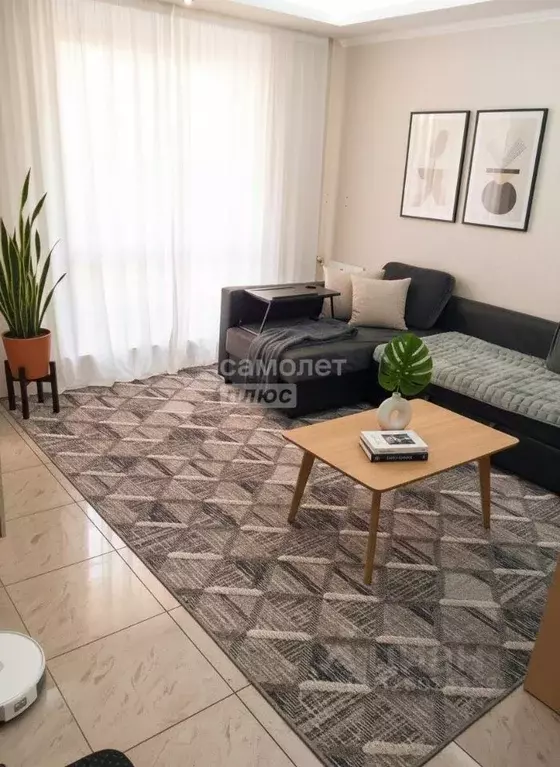 3-к кв. Омская область, Омск просп. Космический, 18Б (57.71 м) - Фото 1