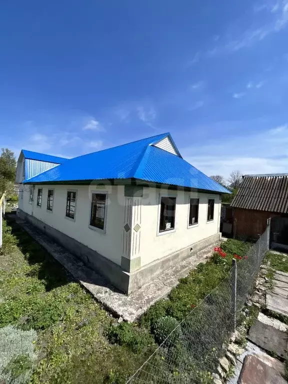 Дом в Орловская область, Покровский район, Дросковское с/пос, с. ... - Фото 1