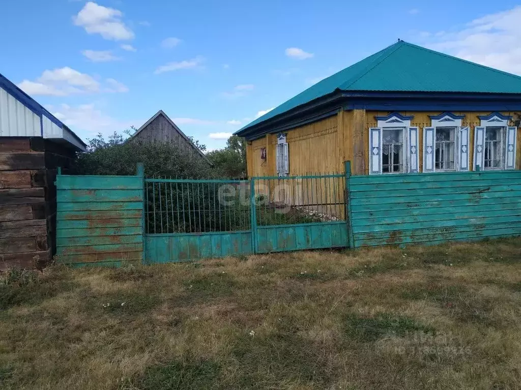 Дом в Башкортостан, Чишминский район, Чувалкиповский сельсовет, с. ... - Фото 2