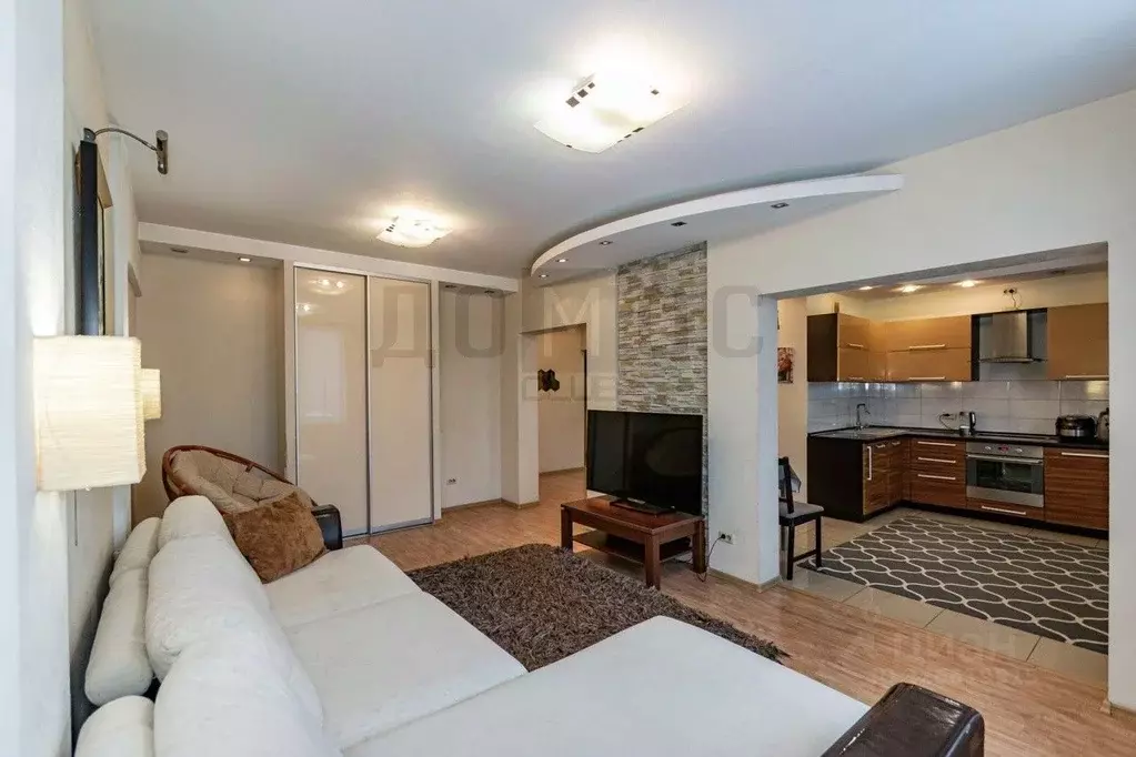 3-к кв. Свердловская область, Екатеринбург ул. Родонитовая, 28 (114.7 ... - Фото 1