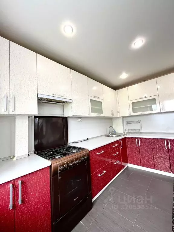 4-к кв. Чувашия, Канаш ул. Машиностроителей, 26 (79.8 м) - Фото 1