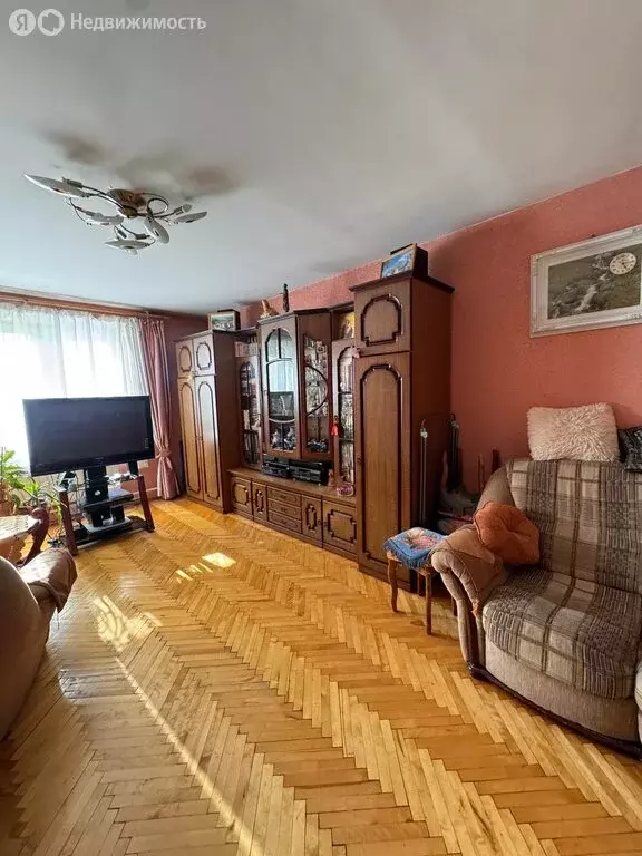 3-комнатная квартира: Москва, Радужная улица, 26 (65 м) - Фото 1