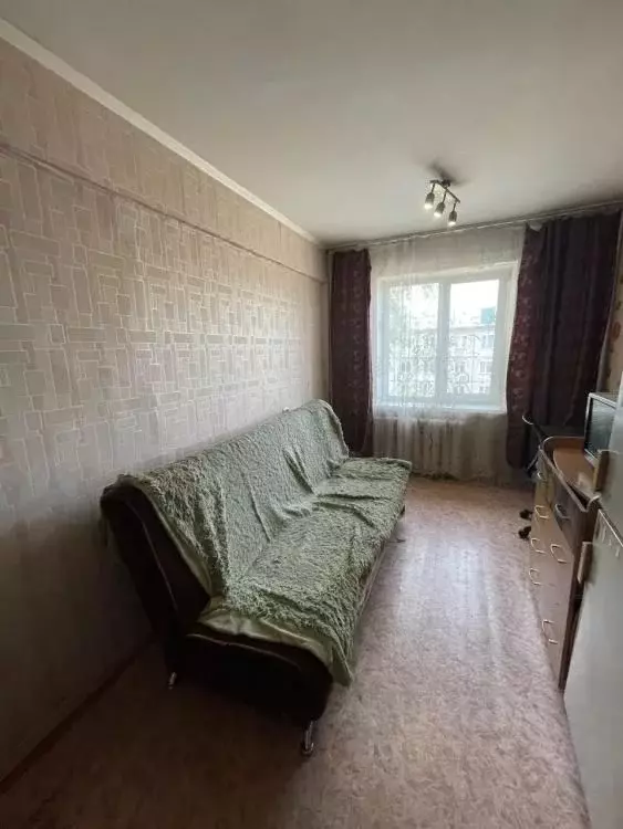Комната Хакасия, Абакан Торговая ул., 6 (14.5 м) - Фото 1