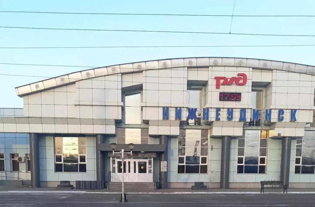 Торговая площадь в Иркутская область, Нижнеудинск Аллейная ул., 6 (1 ... - Фото 1