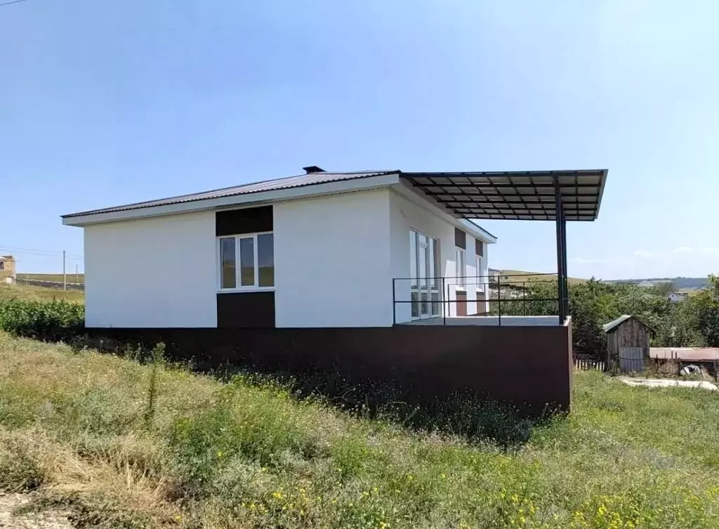 Дом в Крым, Симферопольский район, с. Урожайное ул. Амет-Хана Султана ... - Фото 2
