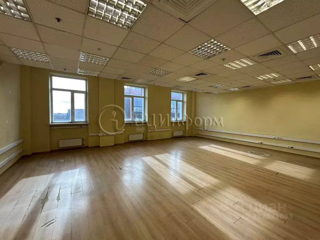 Офис в Санкт-Петербург пл. Конституции, 1 (69 м) - Фото 0