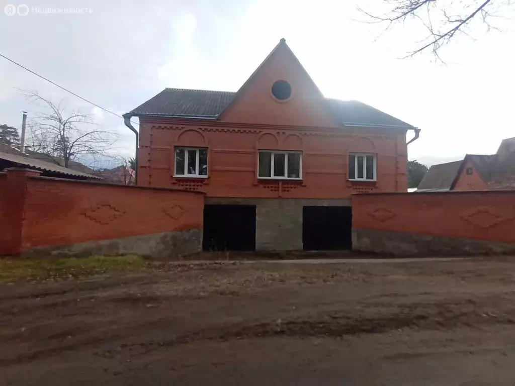 Дом в село Селиваниха, микрорайон Боровой (230.4 м) - Фото 1