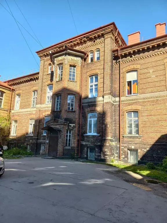 Комната 30 м в 1-к., 1/3 эт. - Фото 0