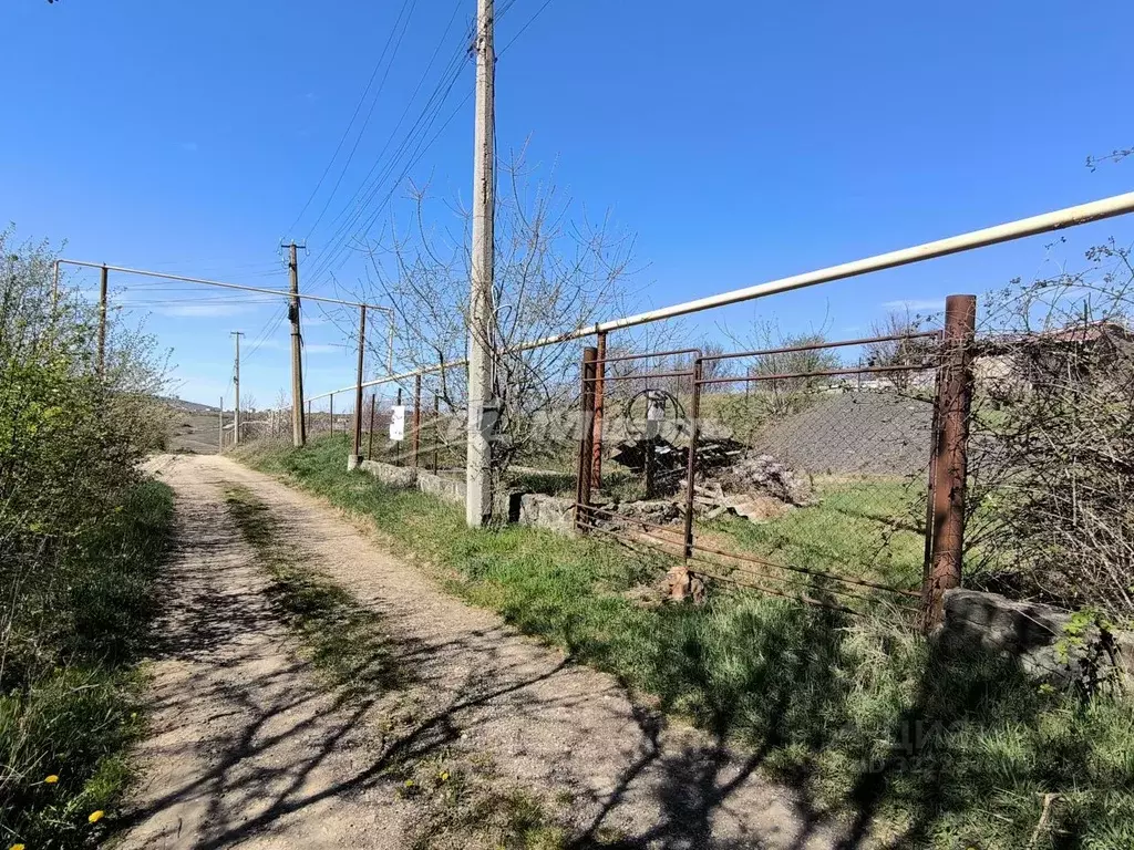 Участок в Крым, Симферопольский район, Перовское с/пос, Овощевод СПК  ... - Фото 1