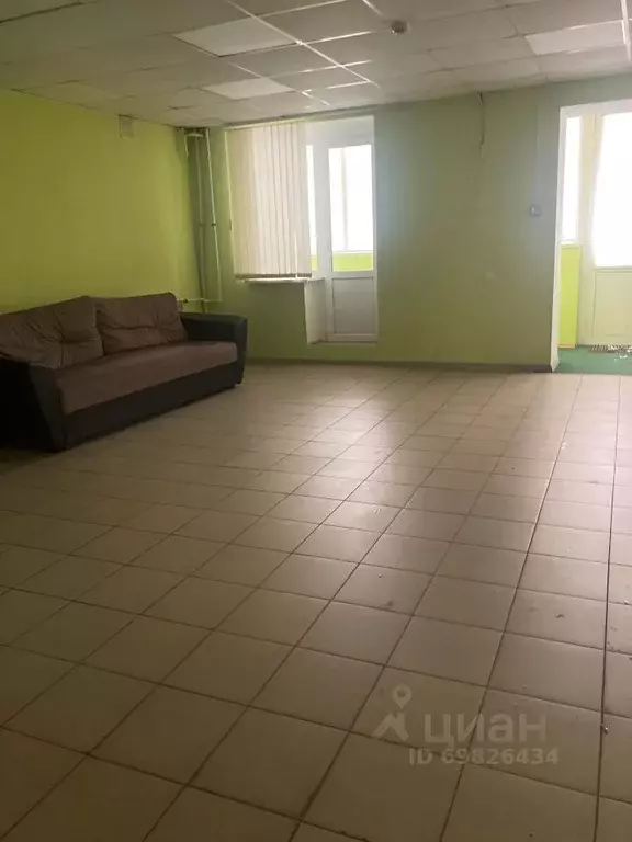 Помещение свободного назначения в Саратовская область, Энгельс ул. ... - Фото 1