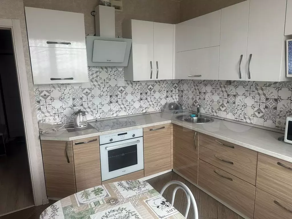 1-к. квартира, 37 м, 19/23 эт. - Фото 0