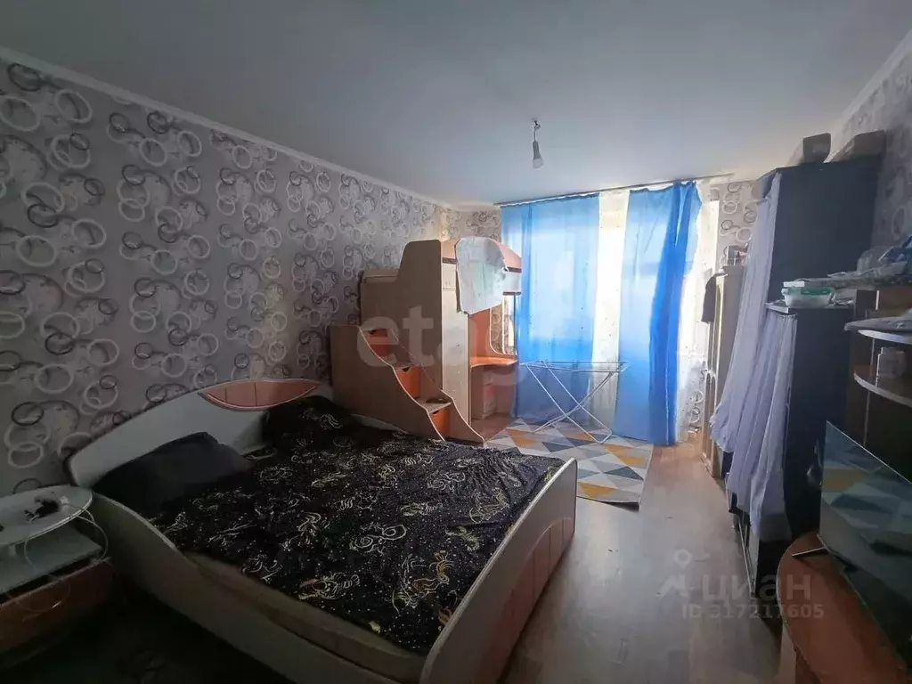 3-к кв. Тюменская область, Тюмень ул. Николая Семенова, 27 (90.0 м) - Фото 0
