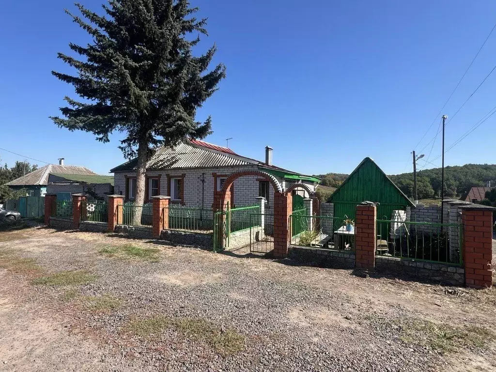 Дом в Курская область, Курский район, Нижнемедведицкий сельсовет, д. ... - Фото 1