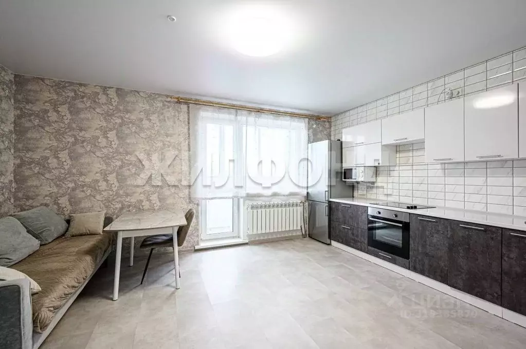 1-к кв. Новосибирская область, Новосибирск ул. Кирова, 242 (50.9 м) - Фото 0