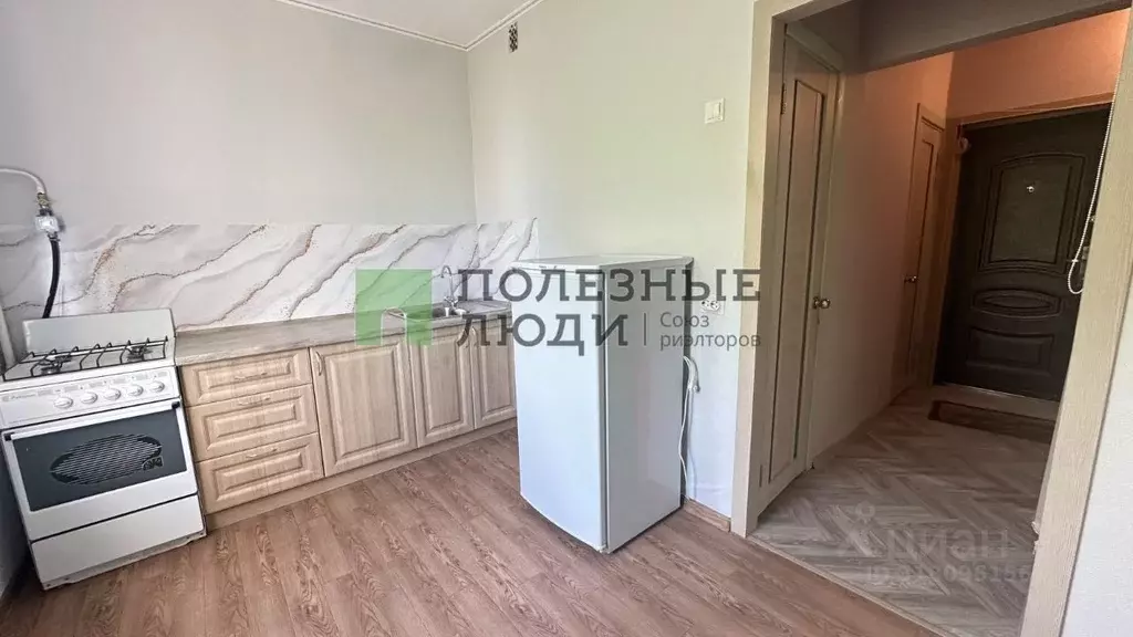 1-к кв. Курганская область, Курган Заозерный жилрайон, 6-й мкр, 11 ... - Фото 0