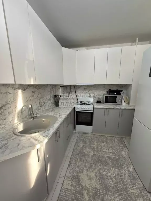 1-к кв. Омская область, Омск Верхнеднепровская ул., 265к2 (41.4 м) - Фото 1