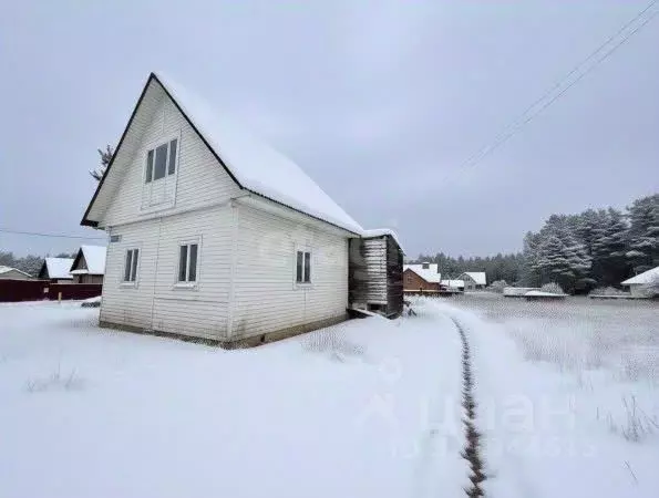 Дом в Ленинградская область, Киришский район, Будогощь пгт ул. ... - Фото 1