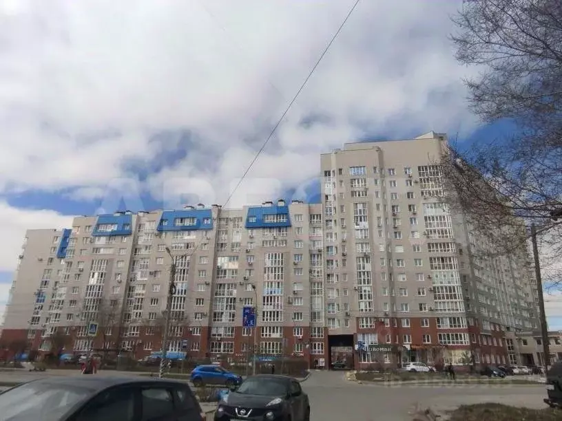 2-к кв. Омская область, Омск просп. Комарова, 21К1 (64.6 м) - Фото 0