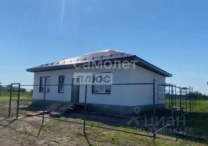 Дом в Курская область, Курский район, Лебяженский сельсовет, с. ... - Фото 2