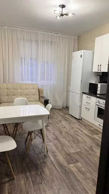 2-к. квартира, 60 м, 8/12 эт. - Фото 1