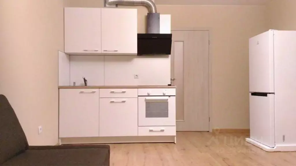 Студия Санкт-Петербург бул. Александра Грина, 1 (30.0 м) - Фото 1