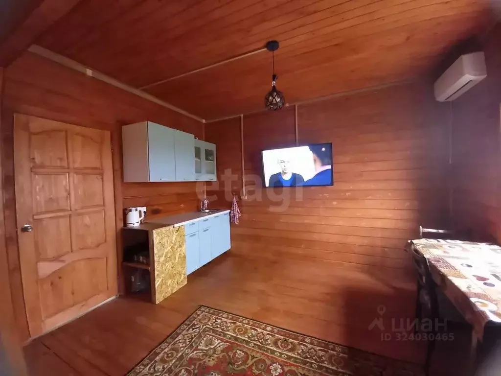 Дом в Крым, Бахчисарайский район, с. Угловое  (100 м) - Фото 1