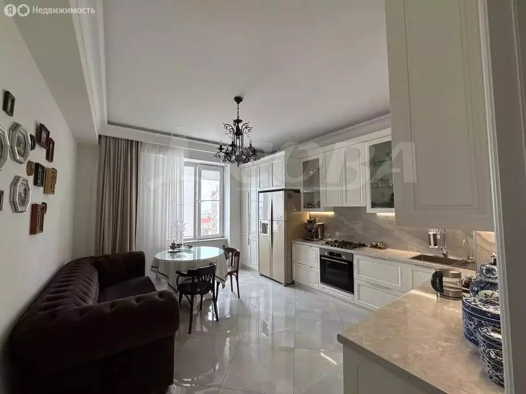 3-комнатная квартира: Махачкала, улица Магомета Гаджиева, 216А (123 м) - Фото 1