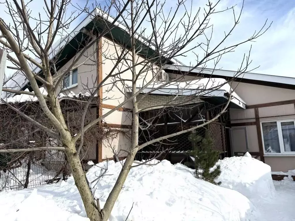 Дом в Тульская область, Тула пос. Скуратовский, пос. Трудовой, 64 (155 ... - Фото 1