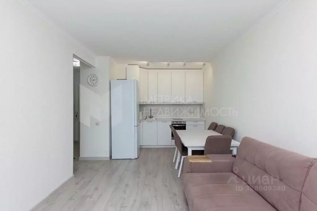 1-к кв. Тюменская область, Тюмень ул. Стройотрядовская, 6 (39.6 м) - Фото 0