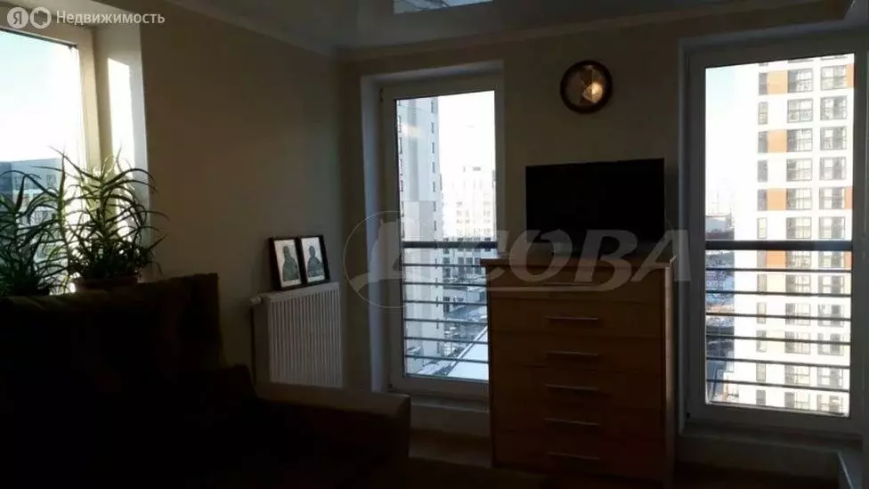 2-комнатная квартира: Тюмень, улица 50 лет Октября, 57Ак1 (56 м) - Фото 1