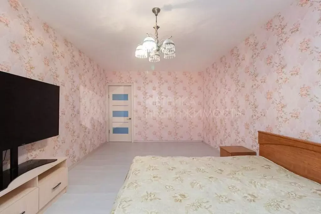 3-к кв. Тюменская область, Тюмень ул. Александра Митинского, 3 (93.0 ... - Фото 1