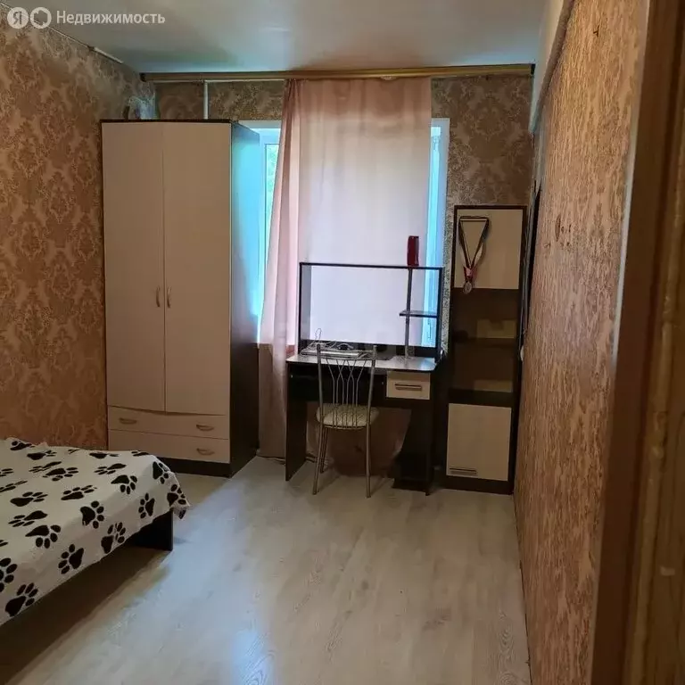 3-комнатная квартира: Брянск, Бежицкий район, улица Камозина, 32 (62.6 ... - Фото 0