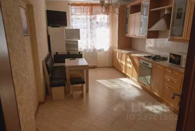 2-к кв. Крым, Симферополь ул. Тургенева, 23А (80.0 м) - Фото 1